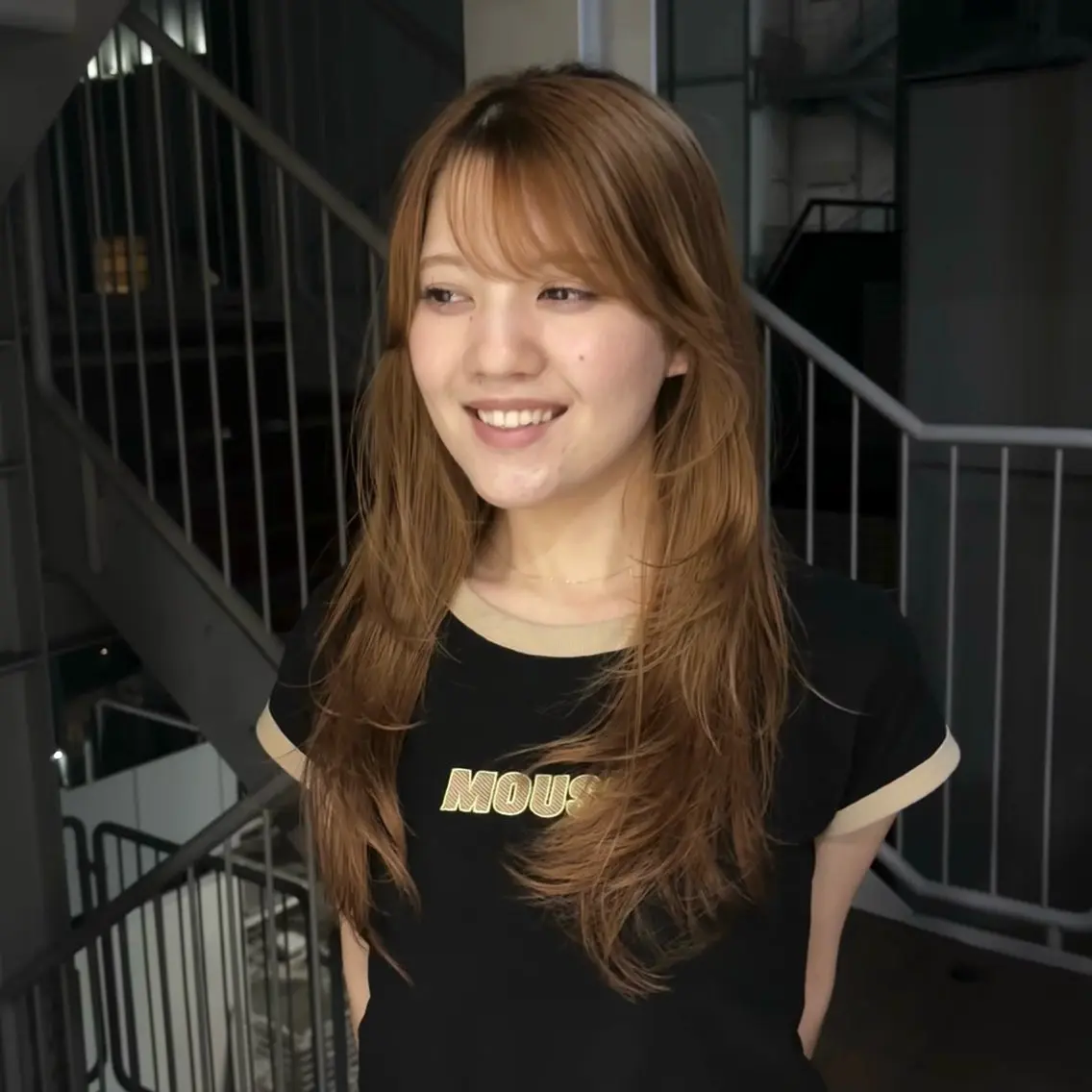 ロング 津上 恵美のヘアスタイル
