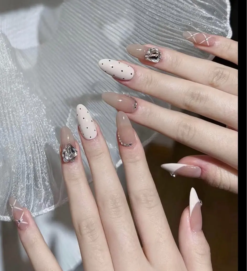 ネイル ジェルネイル ロングネイル ニュアンスネイル ワンカラーネイル シンプルネイル Kora Nailのネイルデザイン