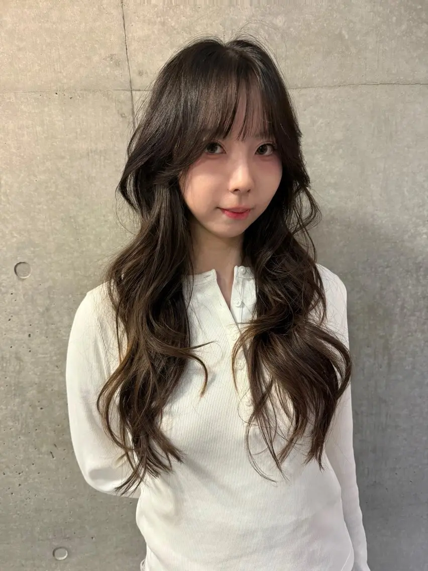 ロング レイヤーカット レイヤーカット\ウル フ　chinatsuのヘアスタイル