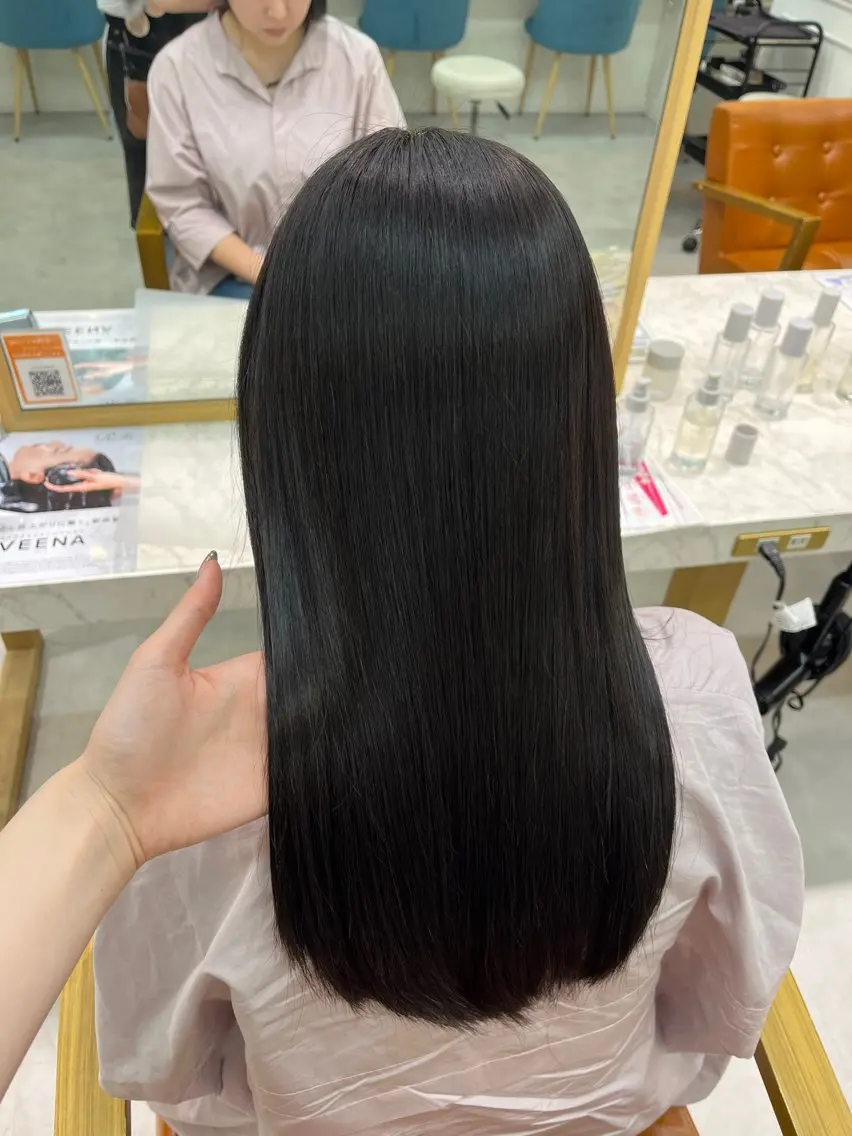 セミロング 髪質改善 ヘアカラー 長島美織 /透明感カラーのヘアスタイル