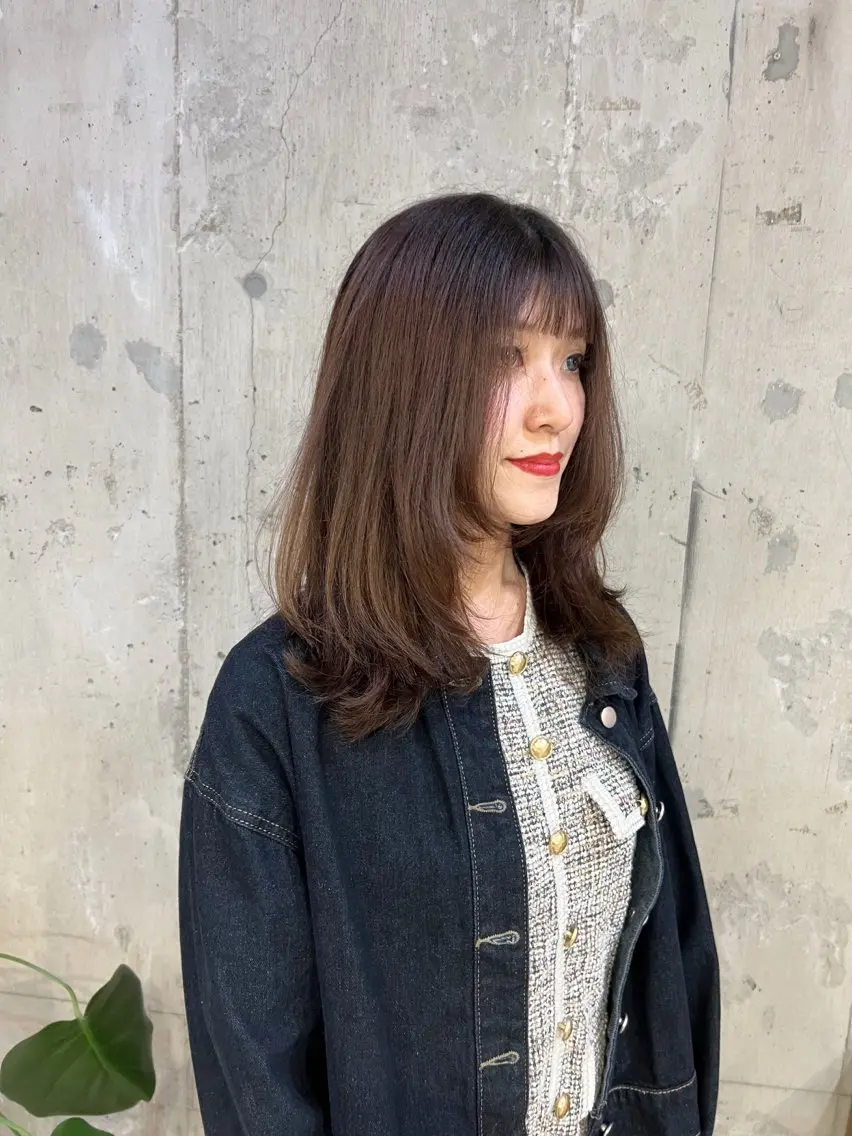 ミディアム レイヤーカット momo /鍛冶屋町のヘアスタイル