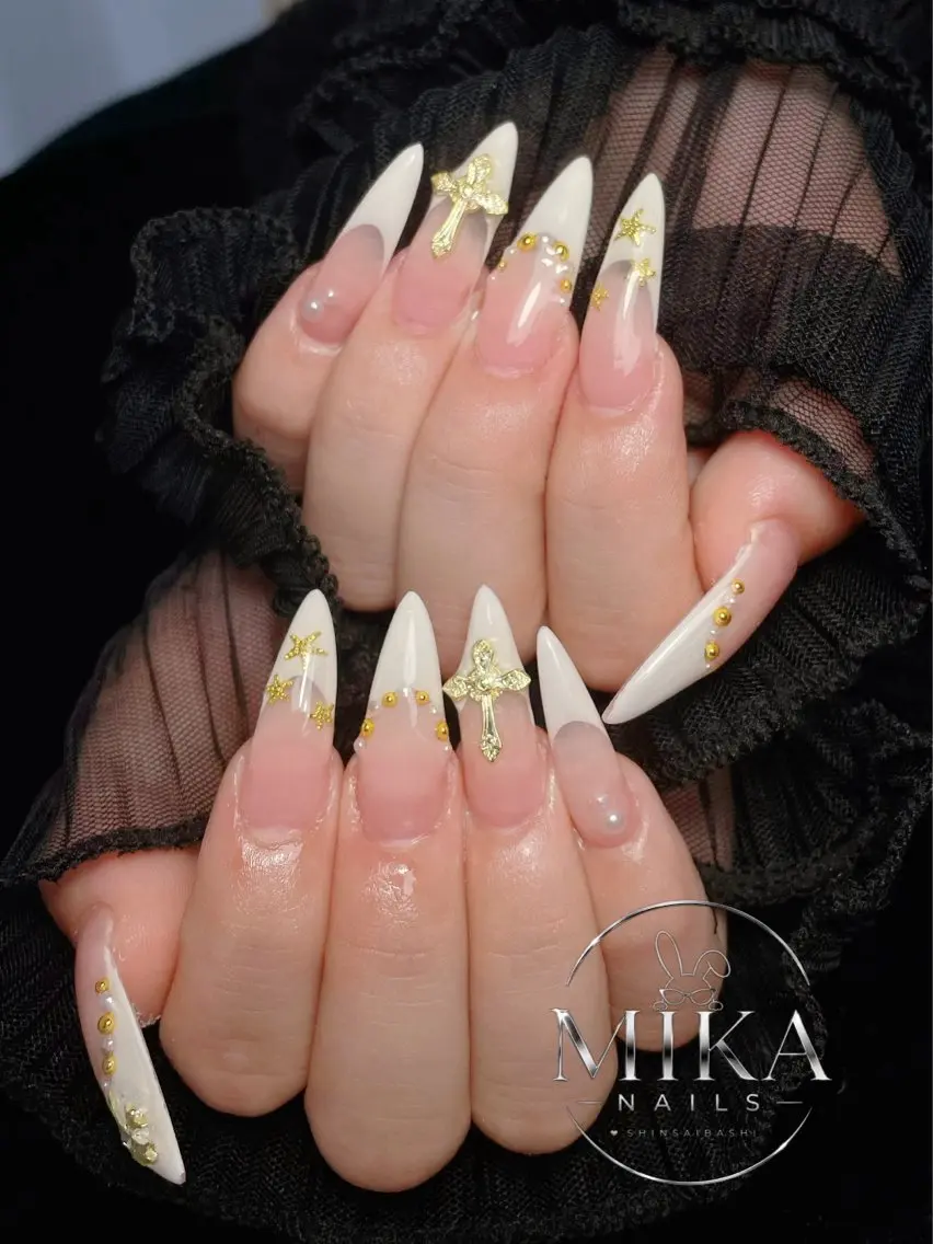 ネイル アートネイル チークネイル ドット フットネイル フレンチネイル ハンドネイル フットネイル 🌱Rina🎀 Mikaのネイルデザイン