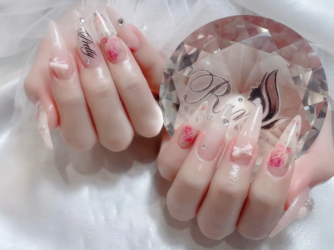 ネイル オーロラネイル チークネイル 桜ネイル クリアネイル ドット ハンドネイル Rin Nail Shinokuboのネイルデザイン