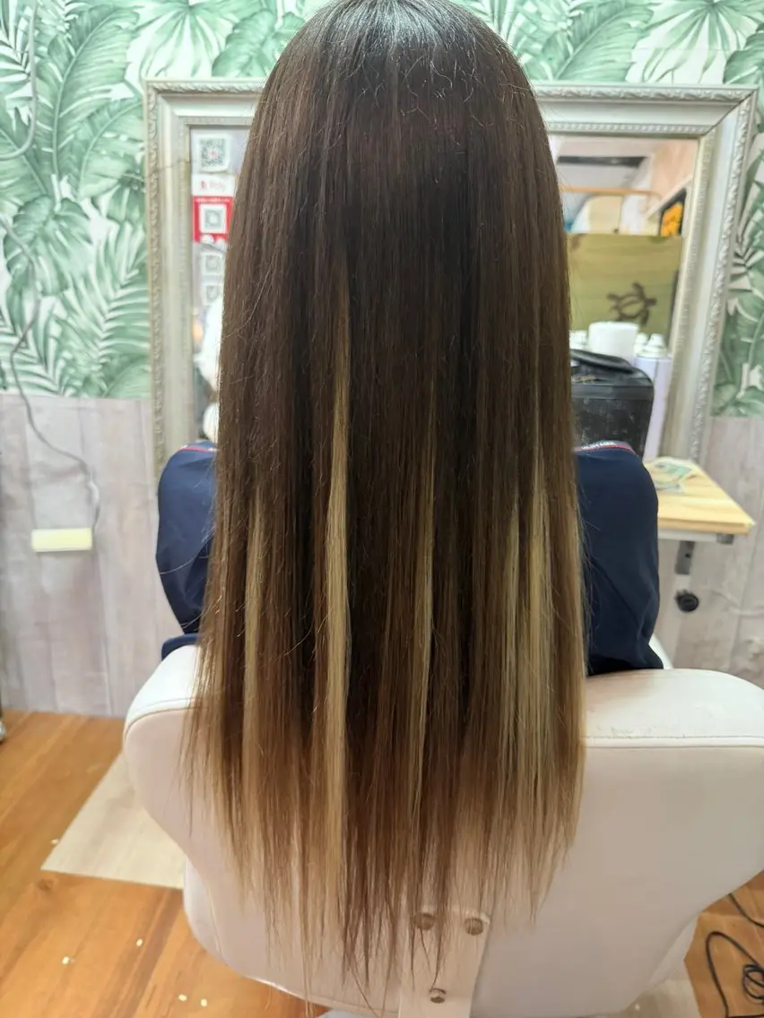 セミロング ハイライト エクステ 葵 アオイのヘアスタイル