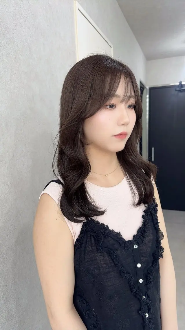 ロング カラー アッシュ アッシュブラウン ベージュカラー 黒髪 ブリーチ 赤み無し柔らかカラー 【梅田】madokaのヘアスタイル