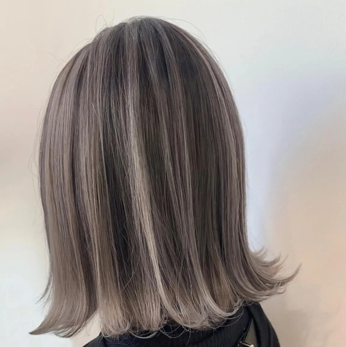 ミディアム カラー バレイヤージュ レイヤーカット Seventh Senseのヘアスタイル