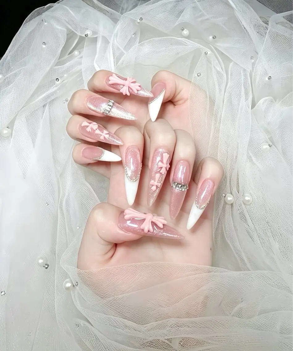 ネイル キラキラネイル ロングネイル マグネットネイル ハンドネイル ハンドケア NEM nailstudioのネイルデザイン