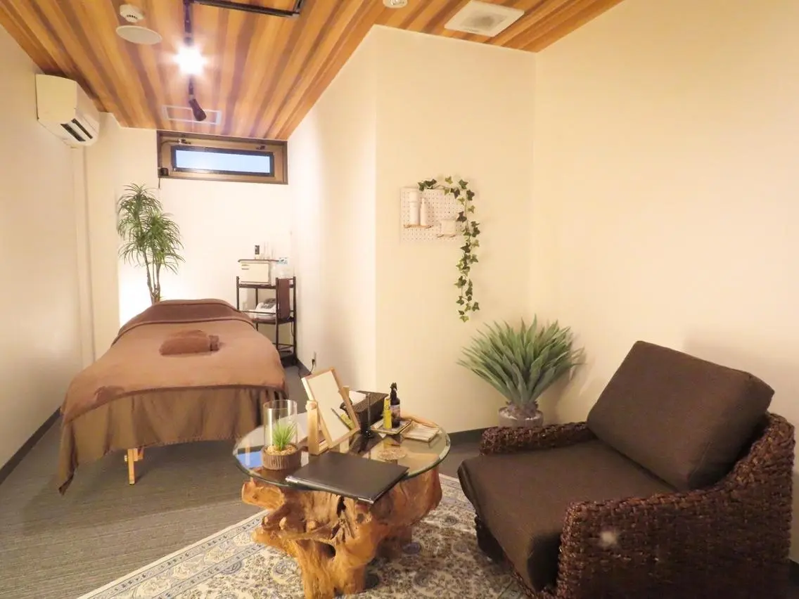 大人気!メンズ限定【小顔!疲れ目!重たい頭にも効果😊】 頭蓋骨小顔矯正+首肩リンパドレナージュの写真