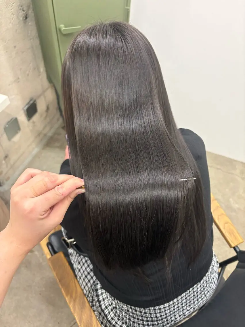 ロング カット ヘアカラー トリートメント 髪質改善/ストレート /ヘアセット｜結衣のヘアスタイル