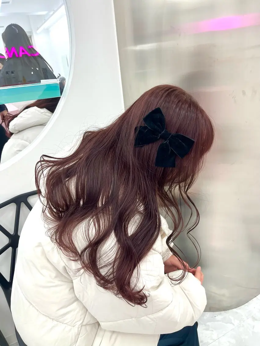 ロング ヘアカラー トリートメント ヘッドスパ ヘアセット ❤︎ワンホンガーリー なハイトーンヘア❤︎のヘアスタイル
