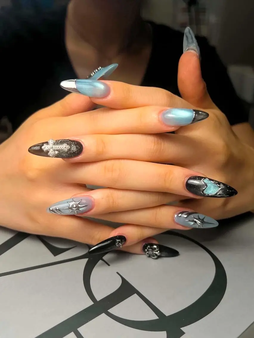 ネイル ジェルネイル キラキラネイル 韓国ネイル 持ち込み ニュアンスネイル RUNA Nemnailのネイルデザイン