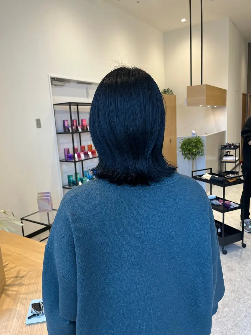 カラー 黒髪 ブルーカラー ブルーブラック 透明感カラー メンズ特化 タメイシのヘアスタイル