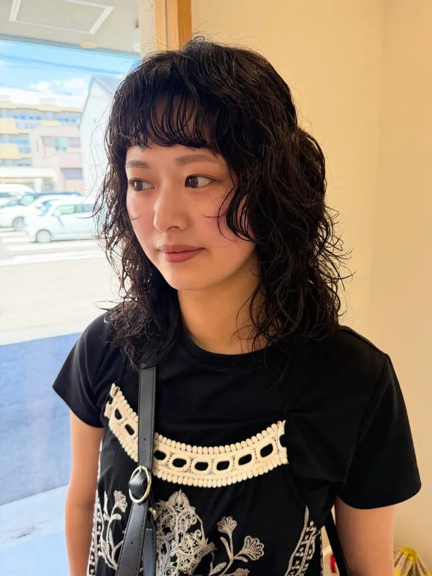 ミディアム ミディアムレイヤー ミディアムパーマ レイヤーカット カット パーマ トリートメント D.c.t eikoのヘアスタイル