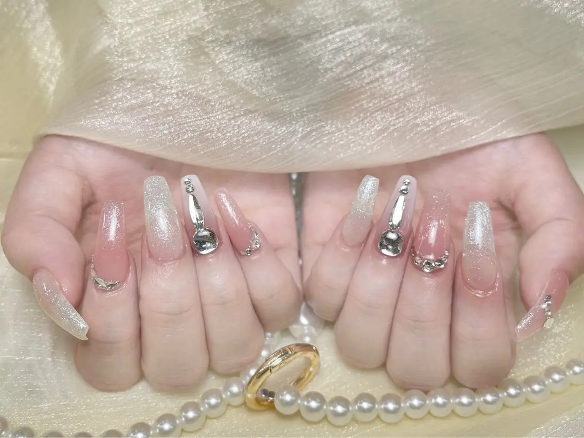 ミディアム ヒエン NAILのネイルデザイン