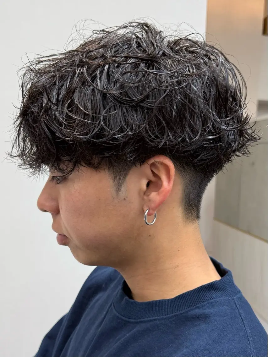 ショート パーマ メンズ カット パーマ 岩城 滉成のヘアスタイル