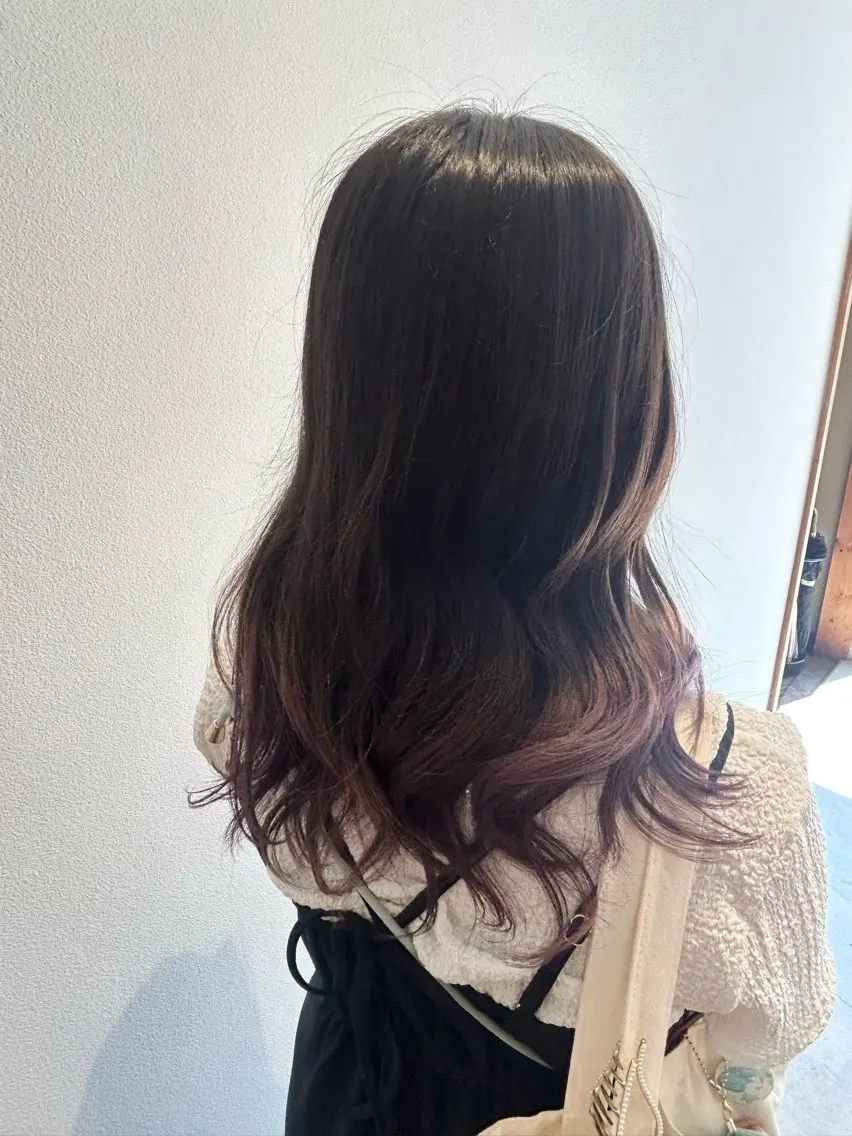 カラー3850円➕イヤリング、インナーカラー1650円で5500円です!の写真