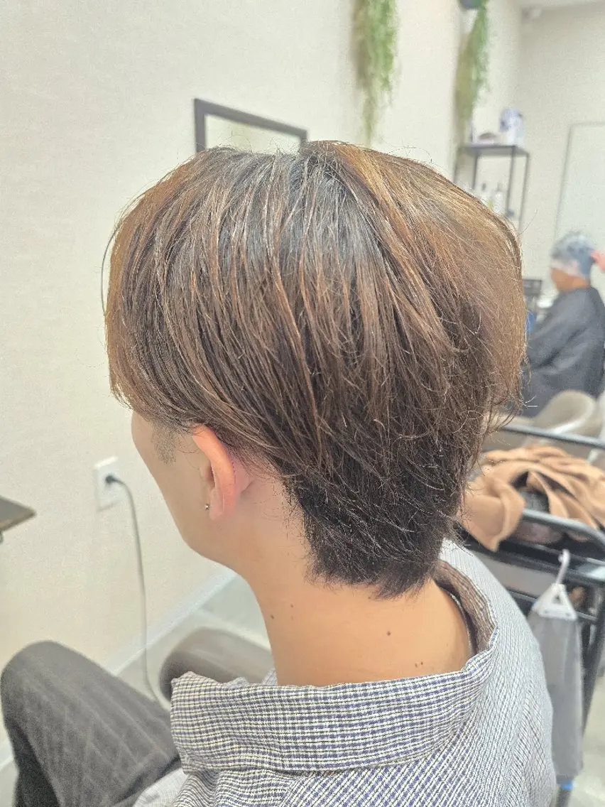 セミロング カラー メンズ フェードカット メンズ韓国風 マッシュ メンズパーマ 七三 石川(park) ジェウンのヘアスタイル