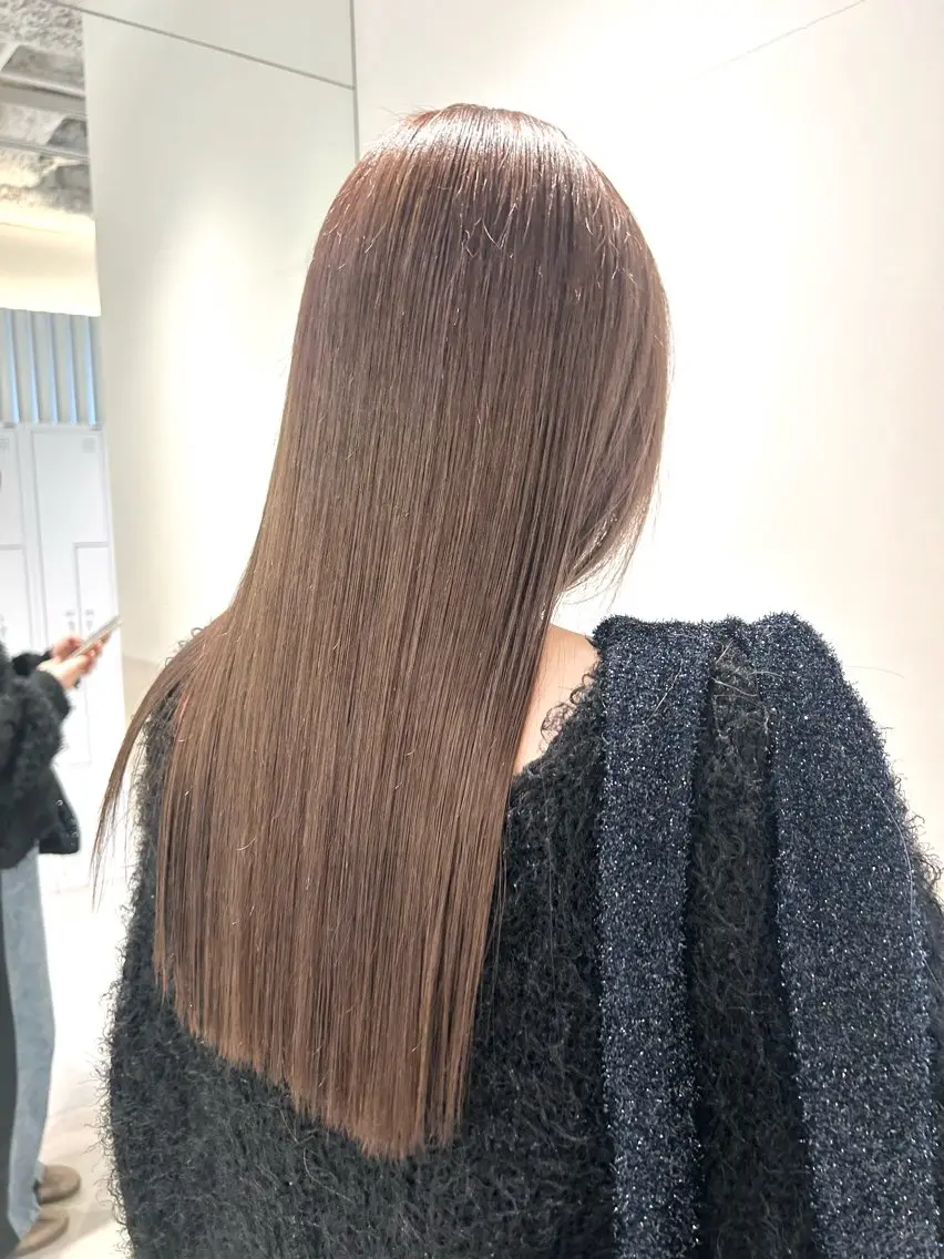 ロング カラー 🫒オリーブ/透け感 レイヤー🌿‬モエカのヘアスタイル