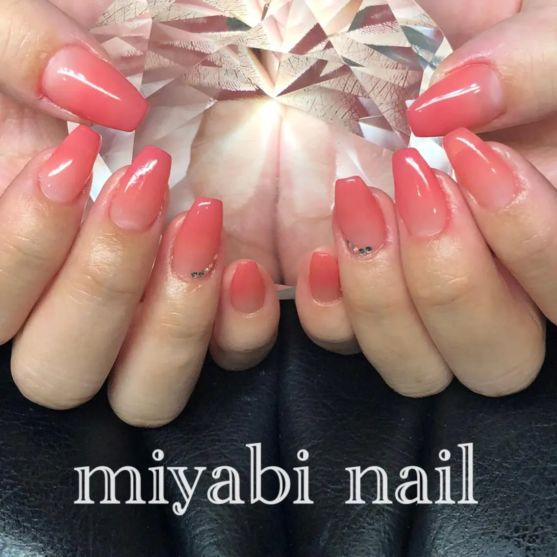 ネイル オーロラネイル ジェルネイル グラデーション ピンク スクエアネイル ハンドネイル miyabi nail 桂川駅近くのネイルデザイン