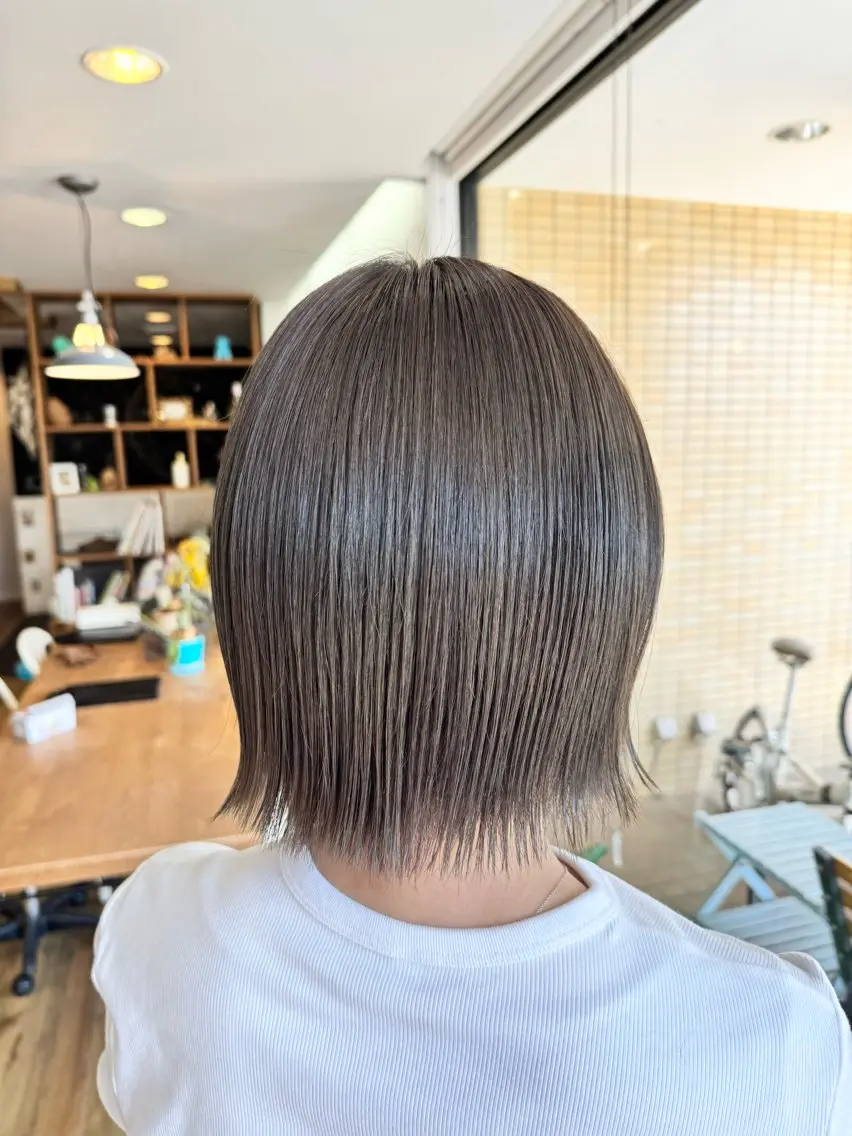 ショート カラー アッシュ オリーブアッシュ ツキダテ ユイのヘアスタイル