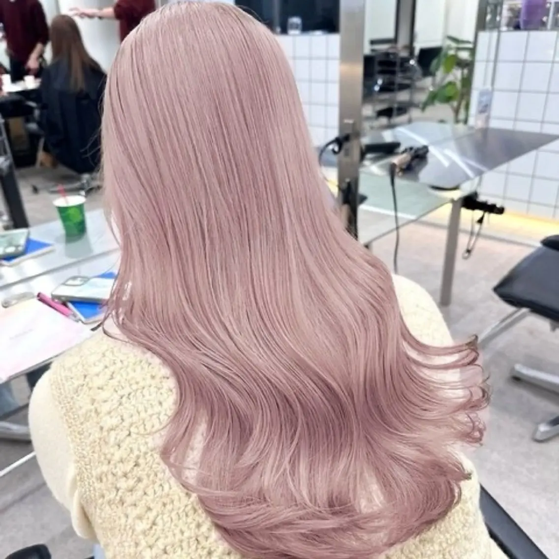 ロング ミルクティーベージュ 🐱【Ryo】のヘアスタイル