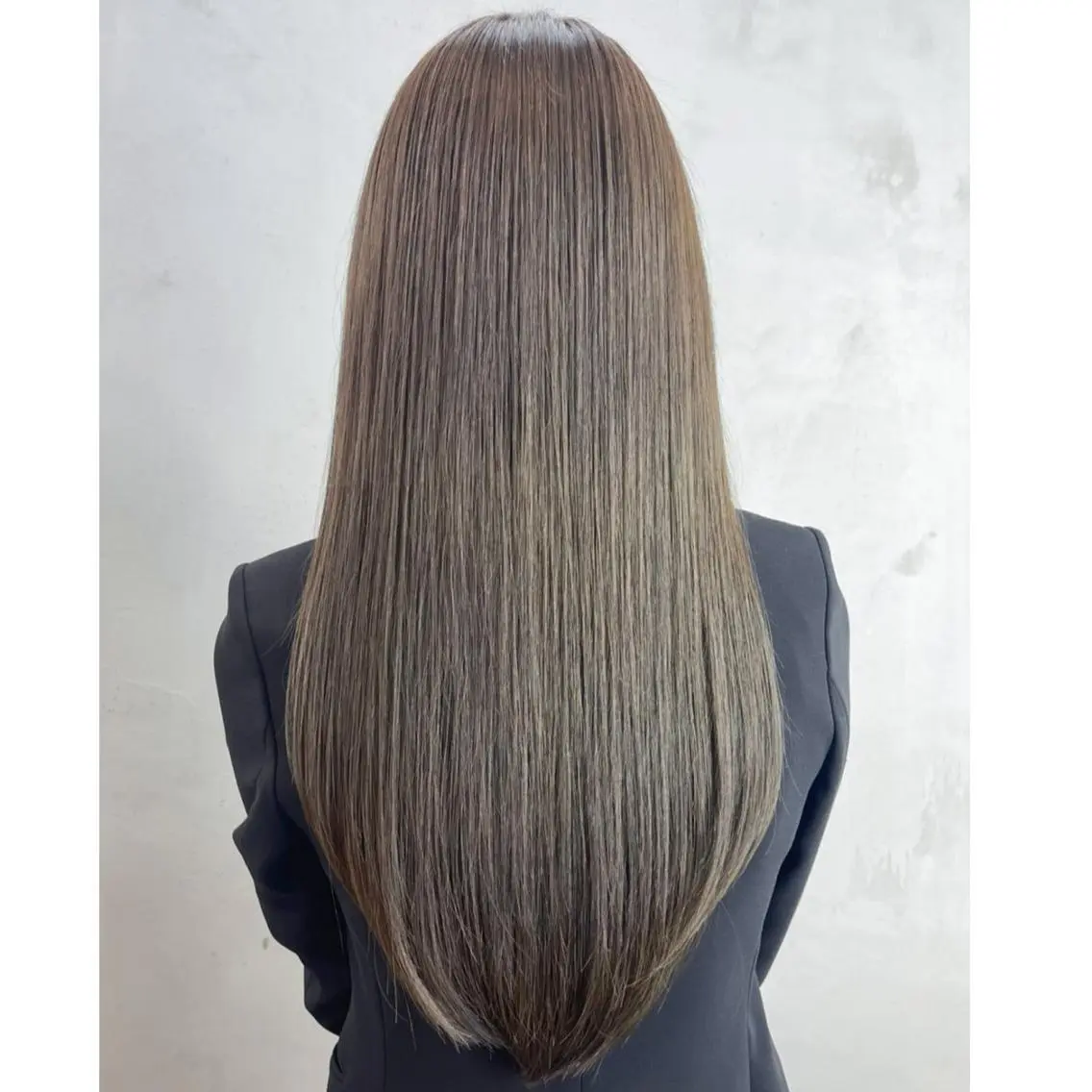 ロング カラー グレージュ オリーブグレージュ オリーブグレー カット 縮毛矯正 トリートメント ITbyALBUM 松戸のヘアスタイル