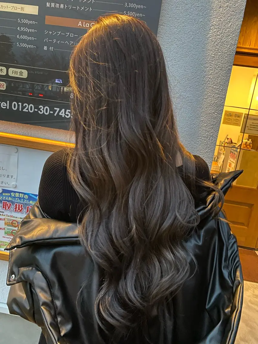 ロング カラー ヘアカラー トリートメント 望月 美玲のヘアスタイル