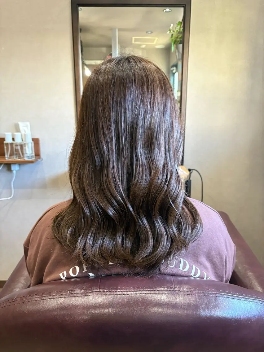 ミディアム カラー 石田 佳恋のヘアスタイル