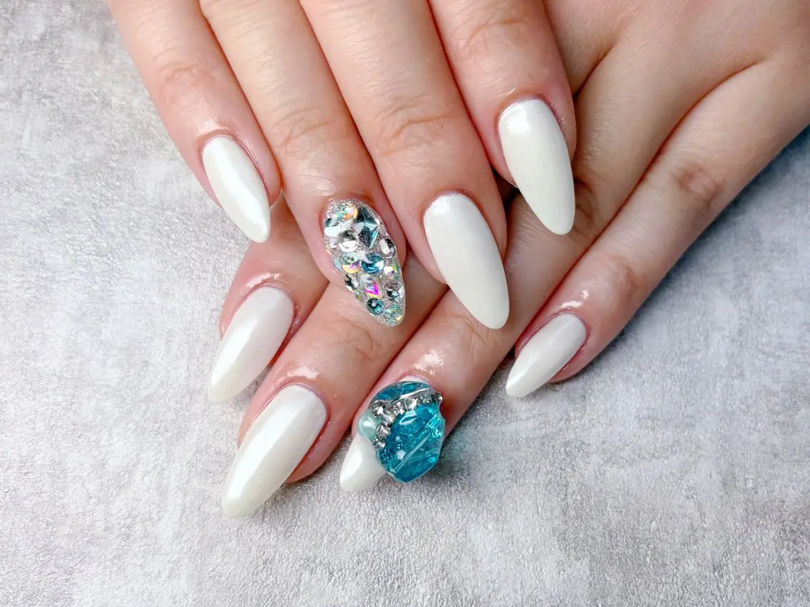 ネイル ミラーネイル ハンドネイル Queennail 北堀江Yumiのネイルデザイン