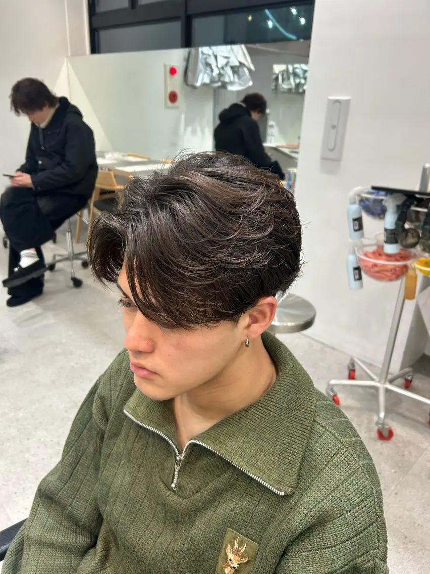 パーマ カット パーマ パーマカラー支持⭕️ 春山凜乃介のヘアスタイル