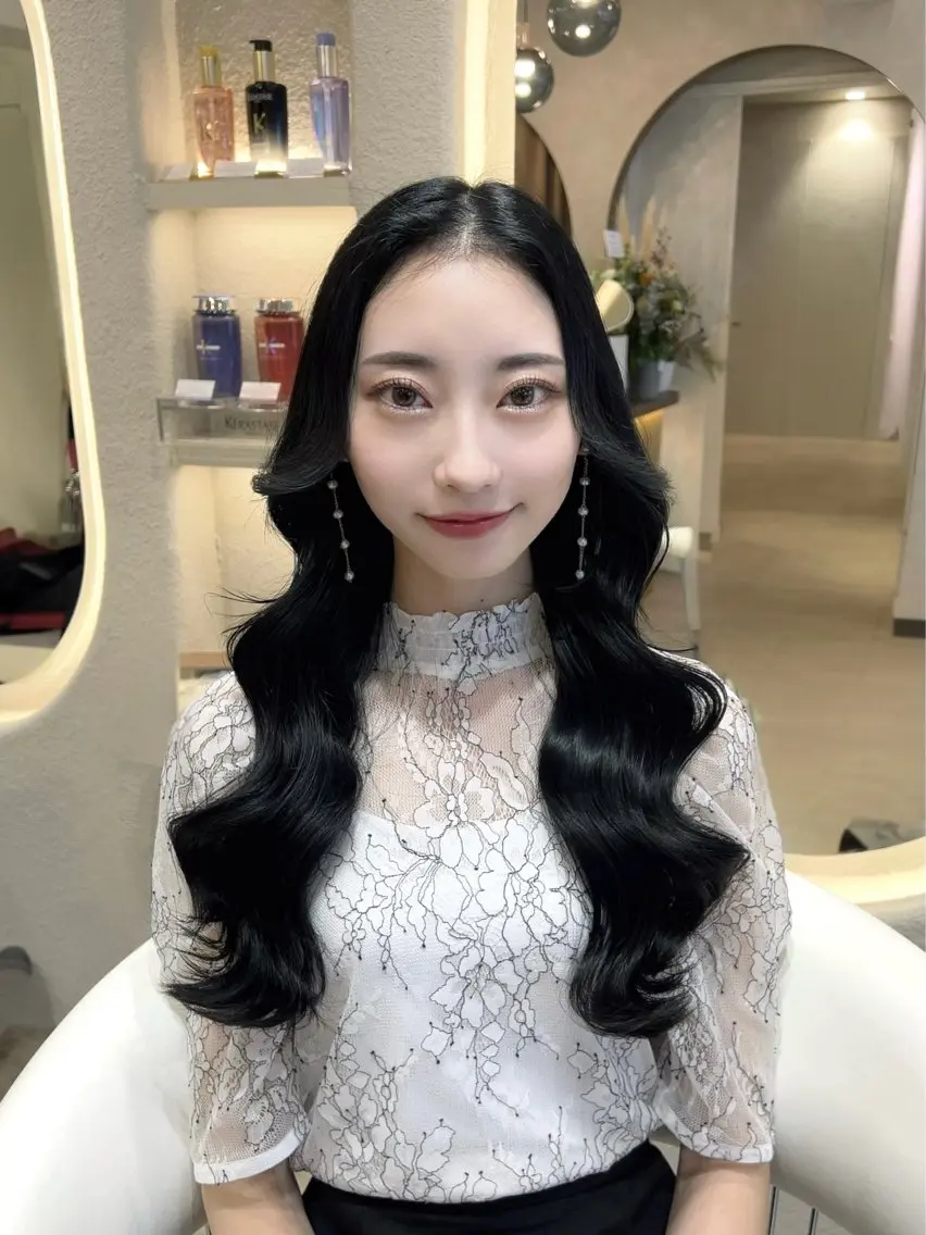 ロング カラー 黒髪 ブルーカラー ブルーブラック ヨシンモリ ヘアカラー トリートメント 🩷韓国ヘア/ヨシン モリ🩷Maikaのヘアスタイル