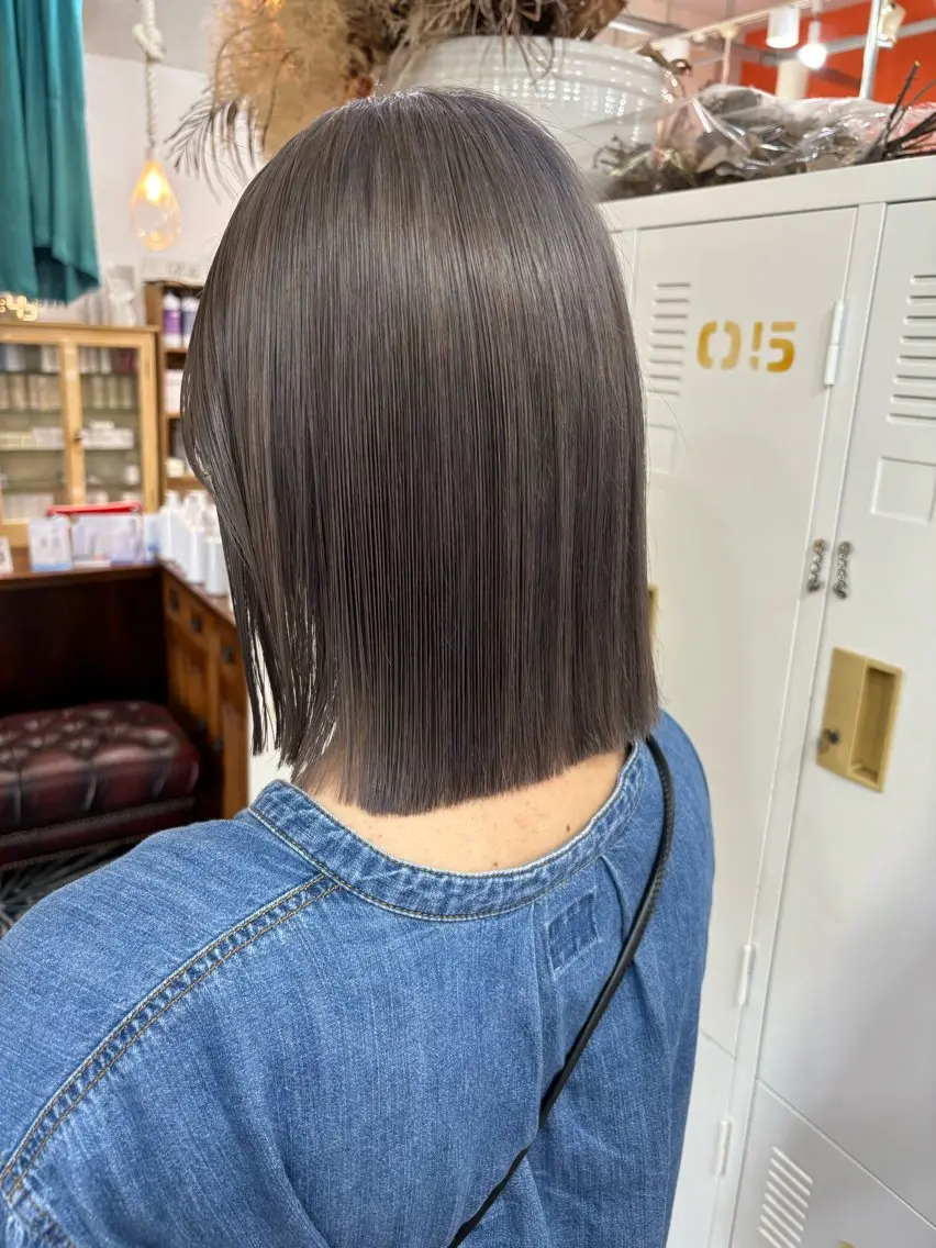 ミディアム カラー ブリーチ LOMARLIE JURIAのヘアスタイル