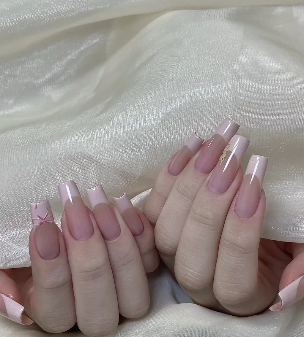 ネイル オーロラネイル 長さ出し フットネイル 韓国ネイル ラメ(グリッター) 👍thumbs up nail👍のネイルデザイン