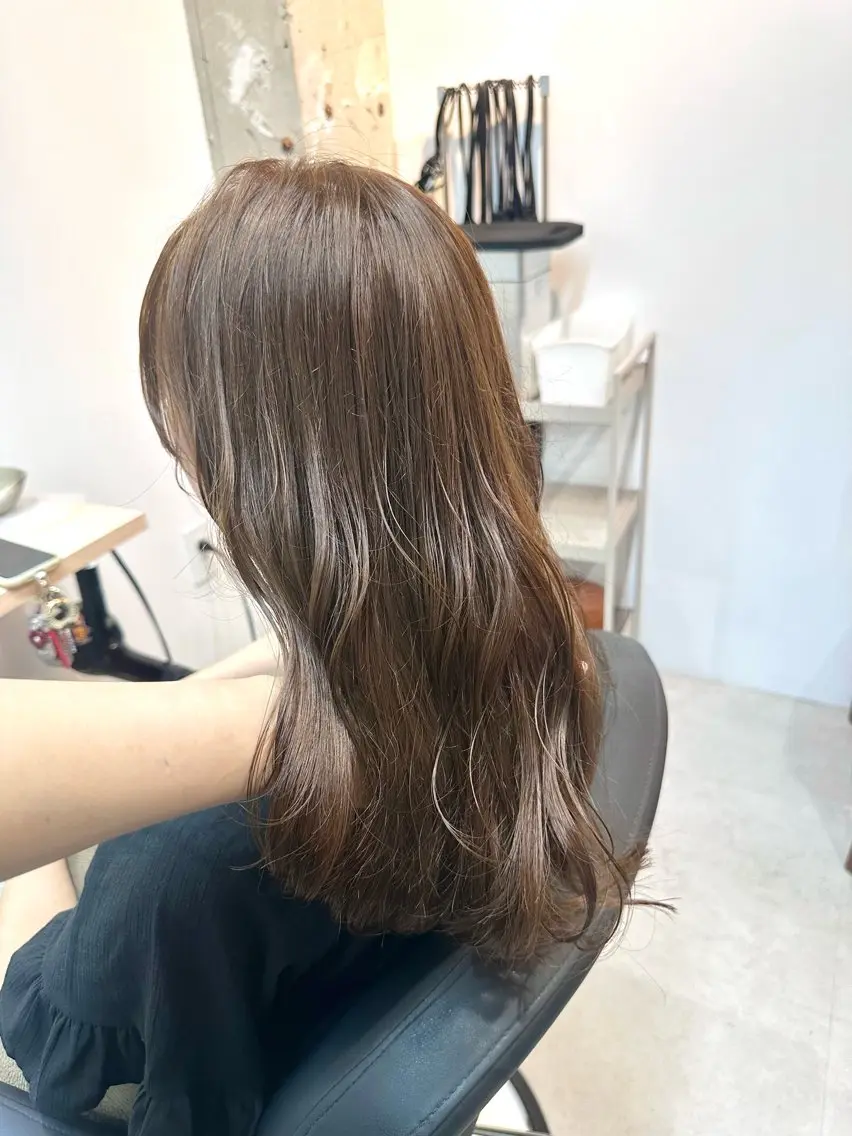 ロング カラー カット ヘアカラー トリートメント 岡野 静華のヘアスタイル