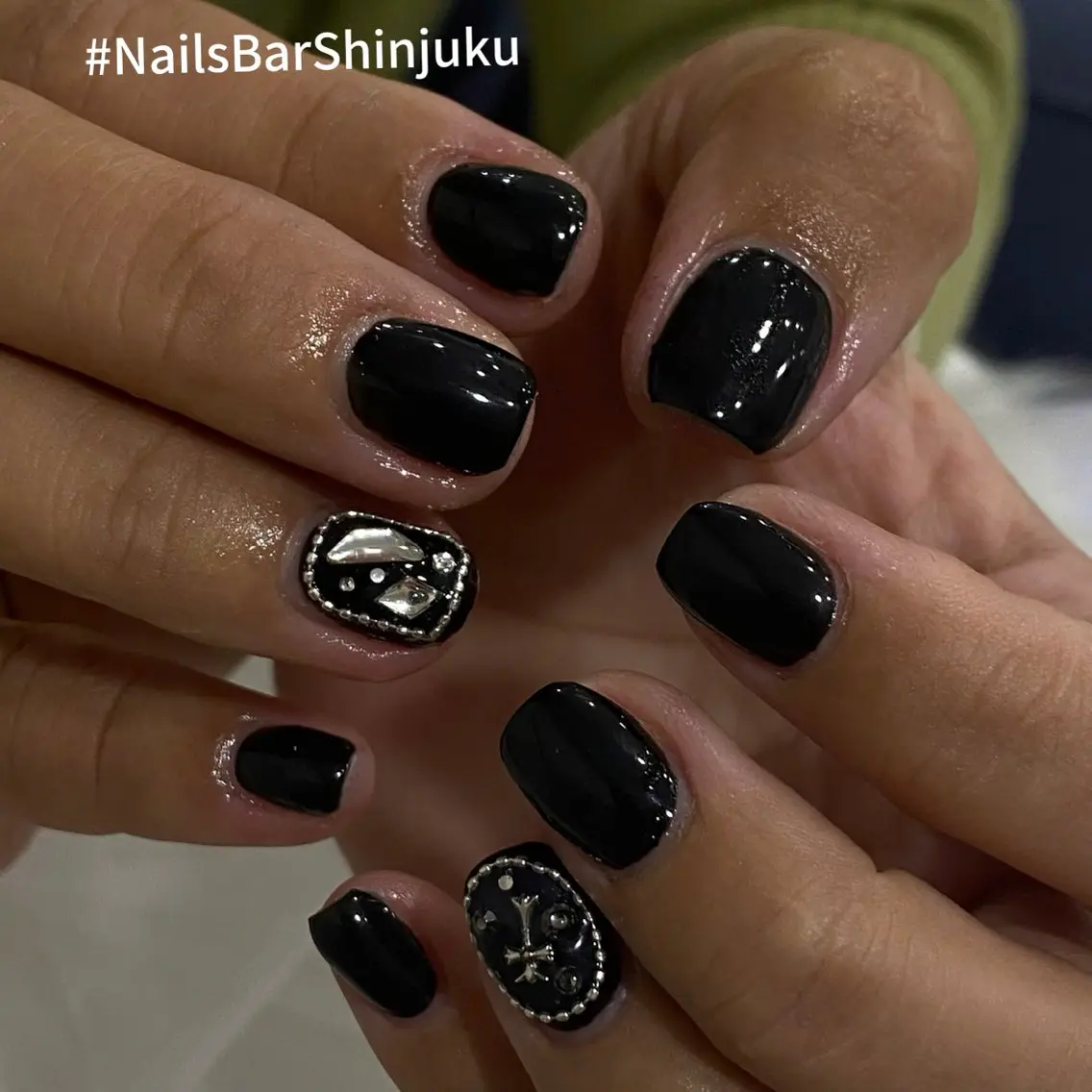 ネイル ボルドー ブラウン チークネイル ドット フットネイル ハンドネイル NAILS BAR SHINJUKUのネイルデザイン