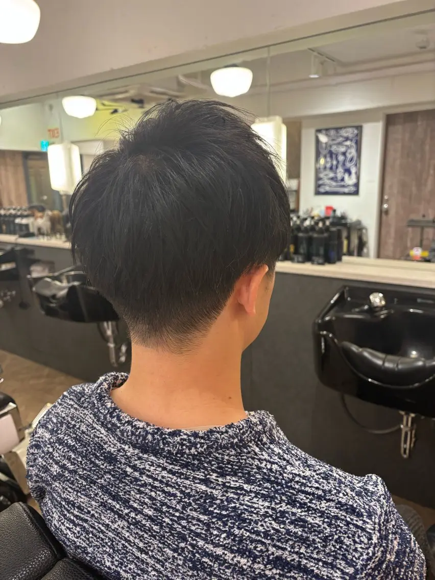 メンズ risa🐿️ 寒色系カラー🫧のヘアスタイル