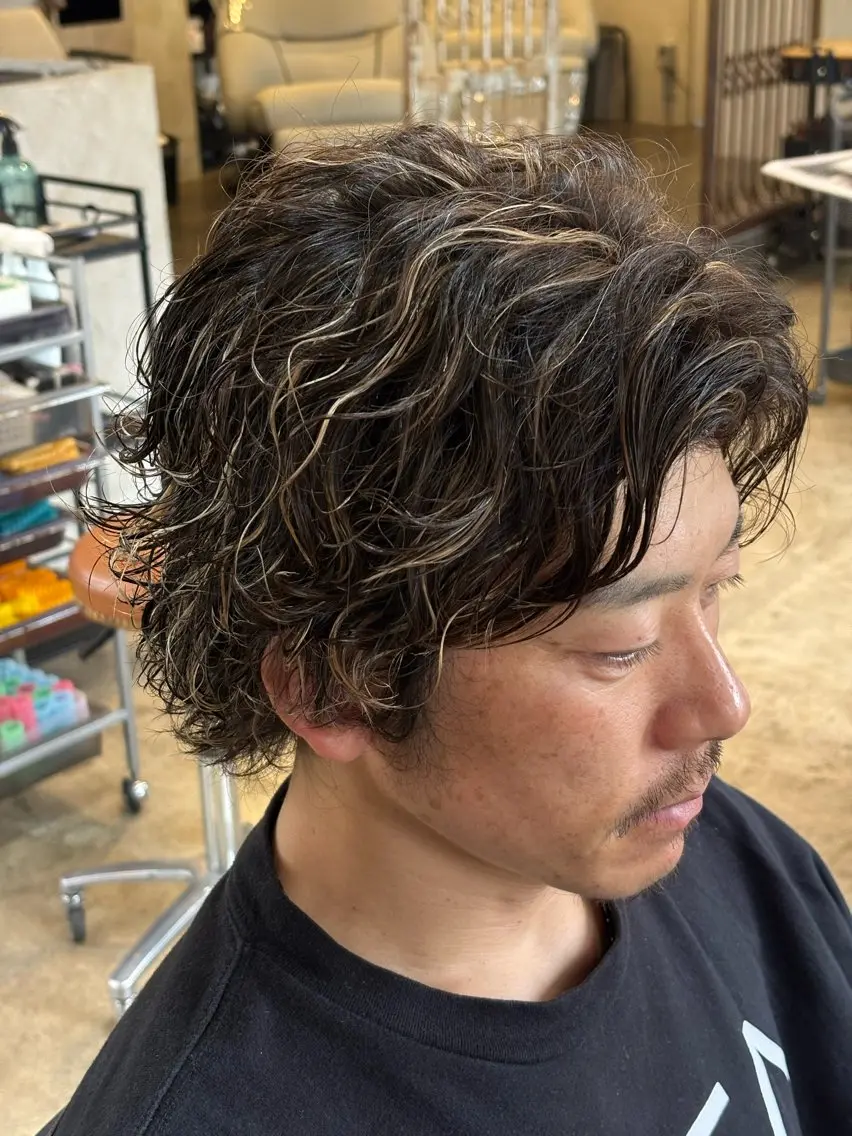 セミロング カラー パーマ ハイライトカラー ハイライト カット ヘアカラー パーマ メンズサロン soshiのヘアスタイル