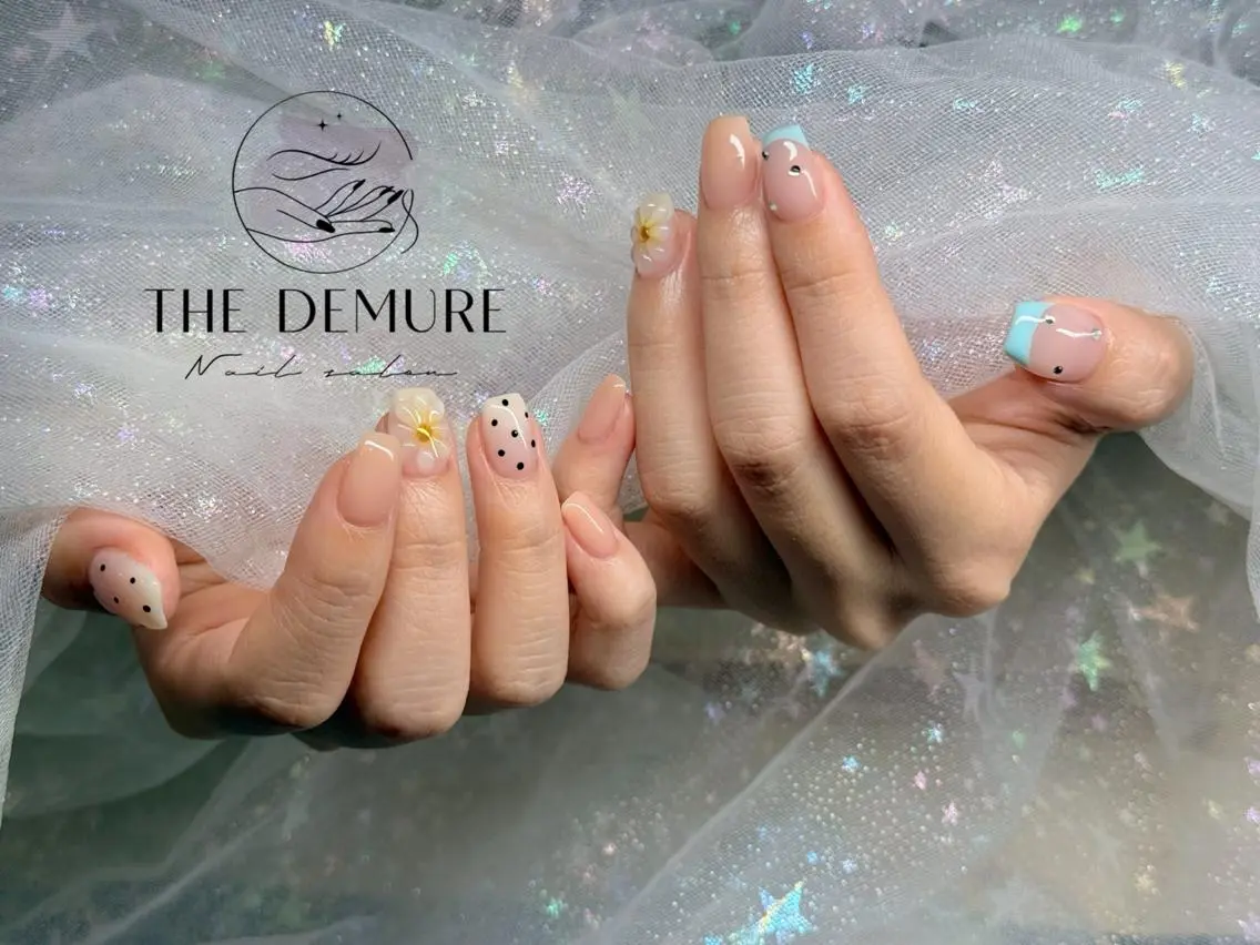 ネイル アートネイル 韓国ネイル マグネットネイル オフィスネイル スカルプネイル ハンドネイル ハンドケア Demure Amy 銀座店のネイルデザイン