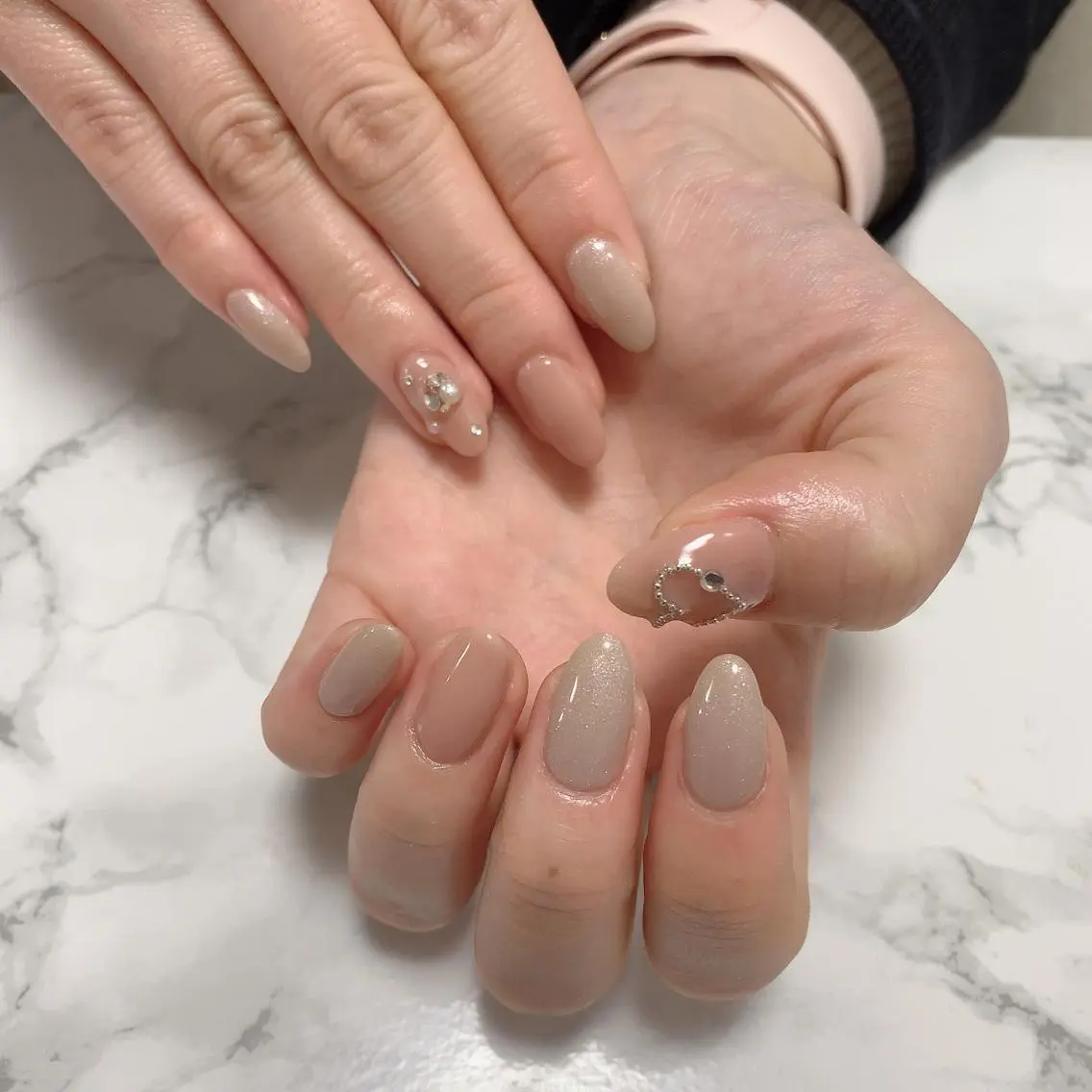 ネイル ハンドネイル はな💎ネイル ワンホン、長さ出しのネイルデザイン