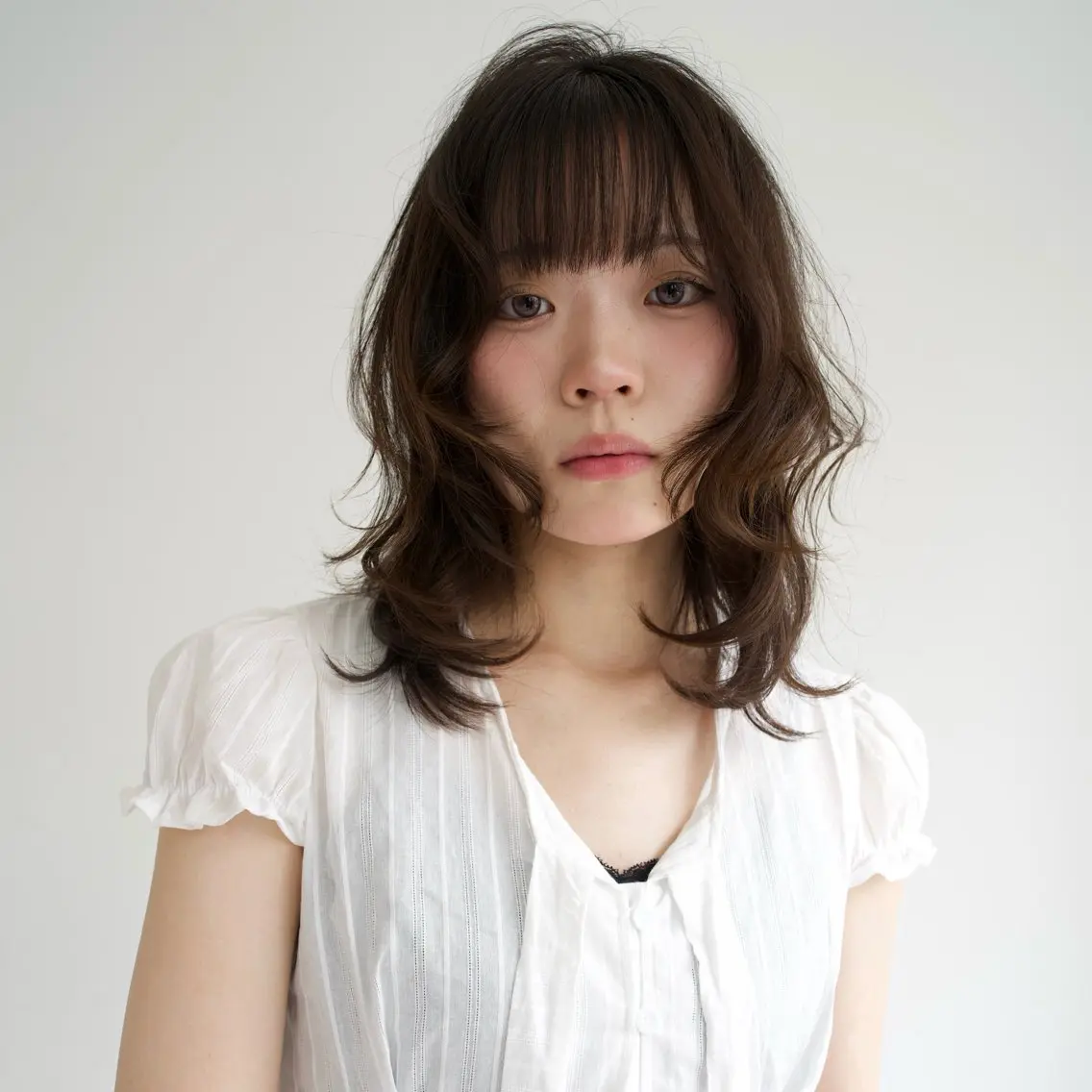 ミディアム ミディアムレイヤー レイヤーカット カット ヘアカラー yoro /ミホのヘアスタイル