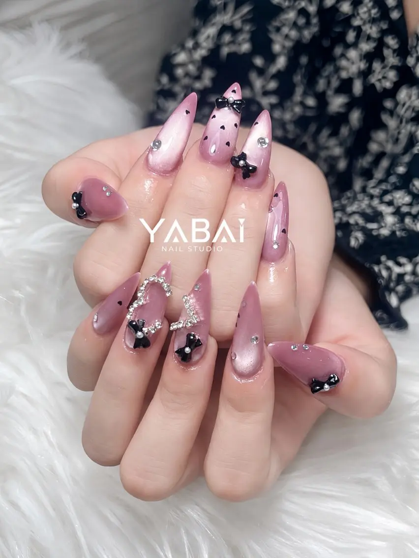 ネイル ハート 氷ネイル・うるうるネイル キラキラネイル マグネットネイル ピンク YABAI NailStudioのネイルデザイン