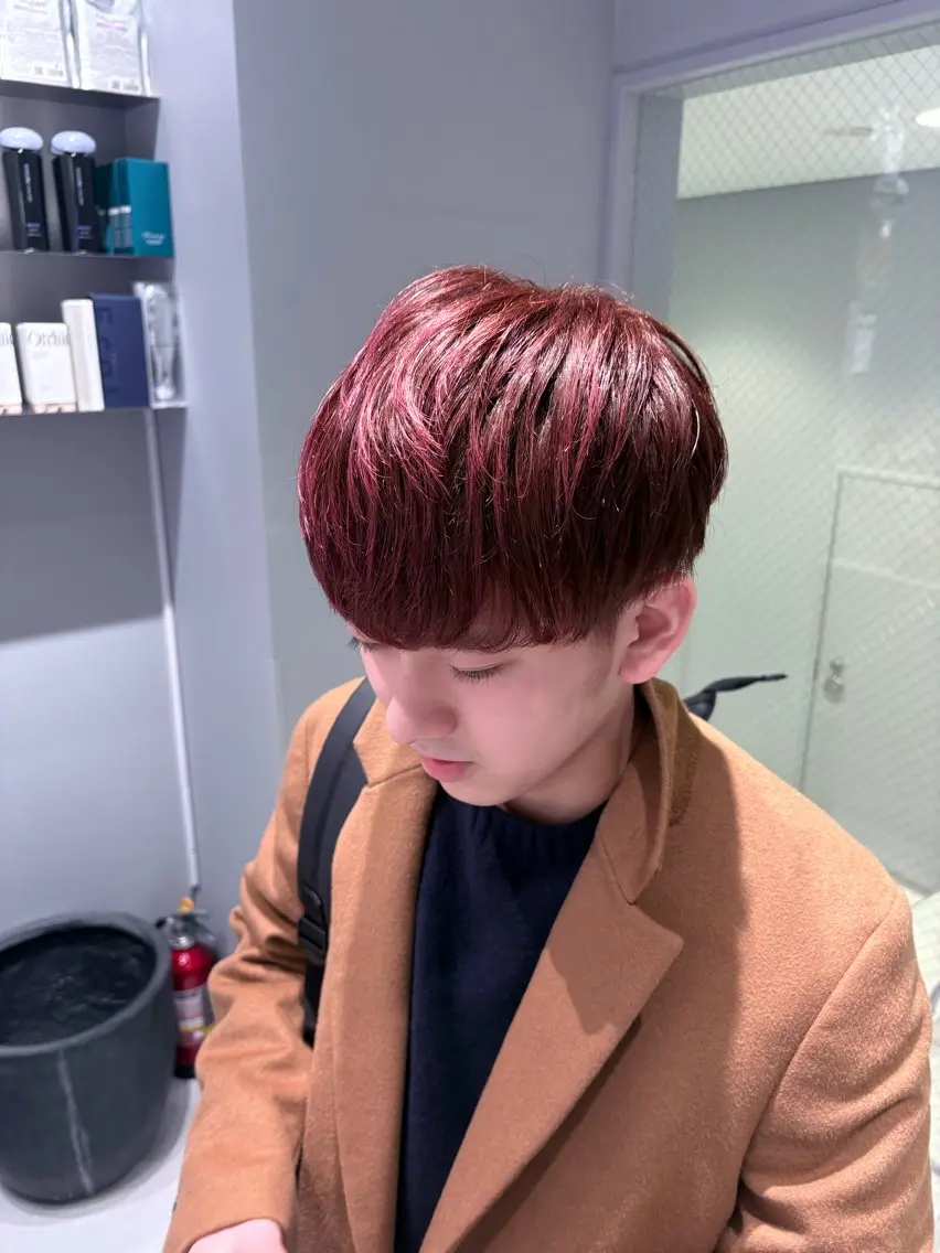 ショート カラー メンズ ピンクカラー カット ヘアカラー トリートメント 菜々🦖新宿 men's特化のヘアスタイル