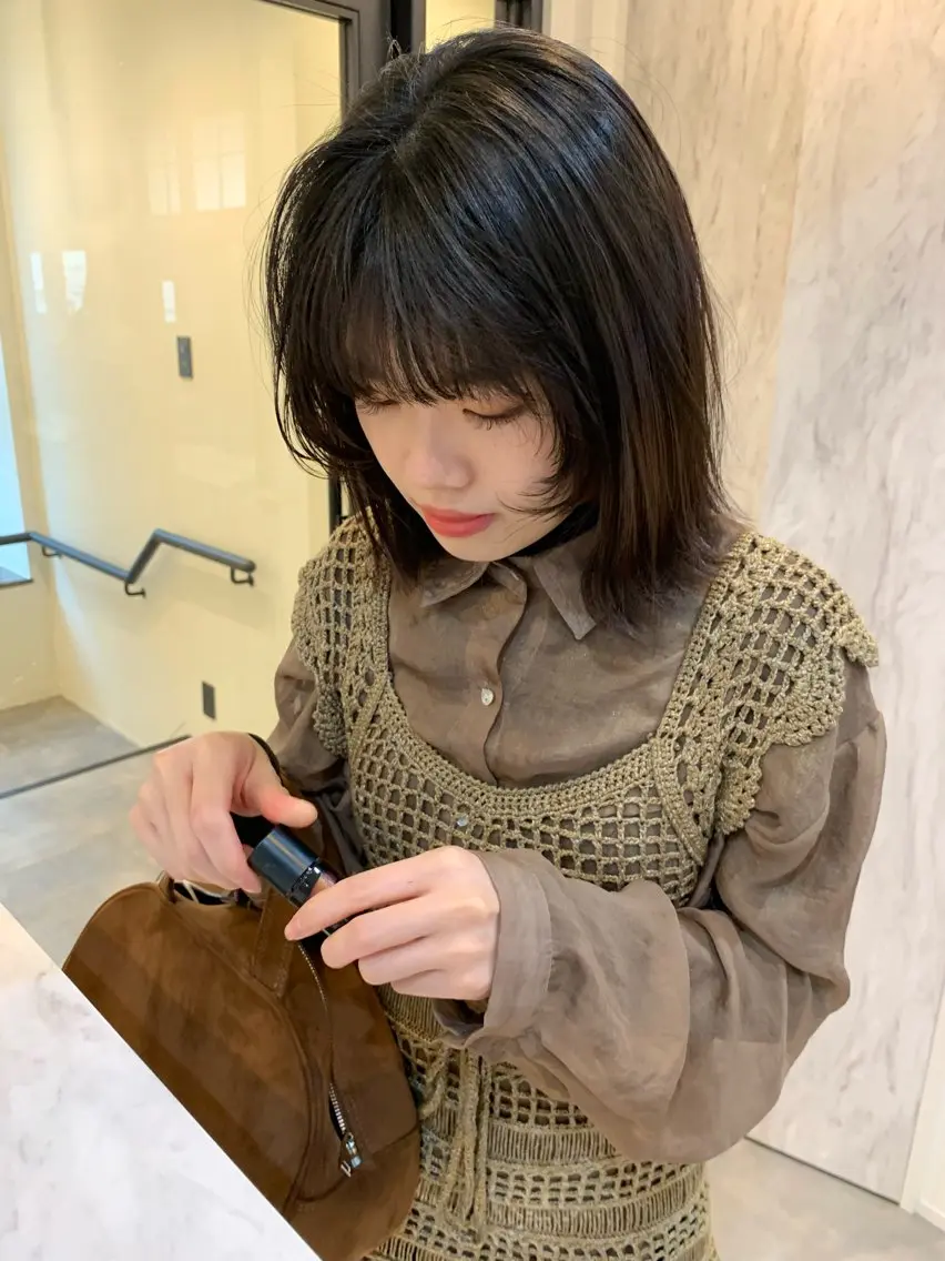 ミディアム カラー カット ヘアカラー トリートメント 落合希 Olivebeigeのヘアスタイル