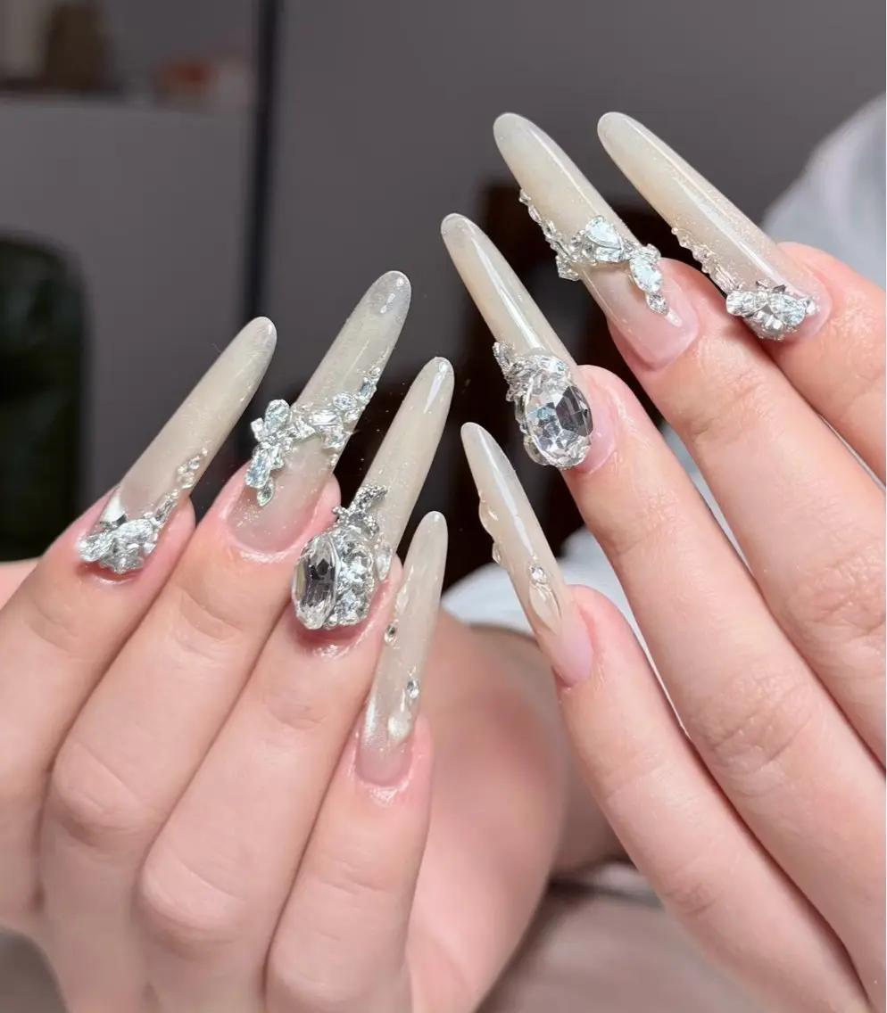 ネイル ハンドネイル Luna Gladeのネイルデザイン