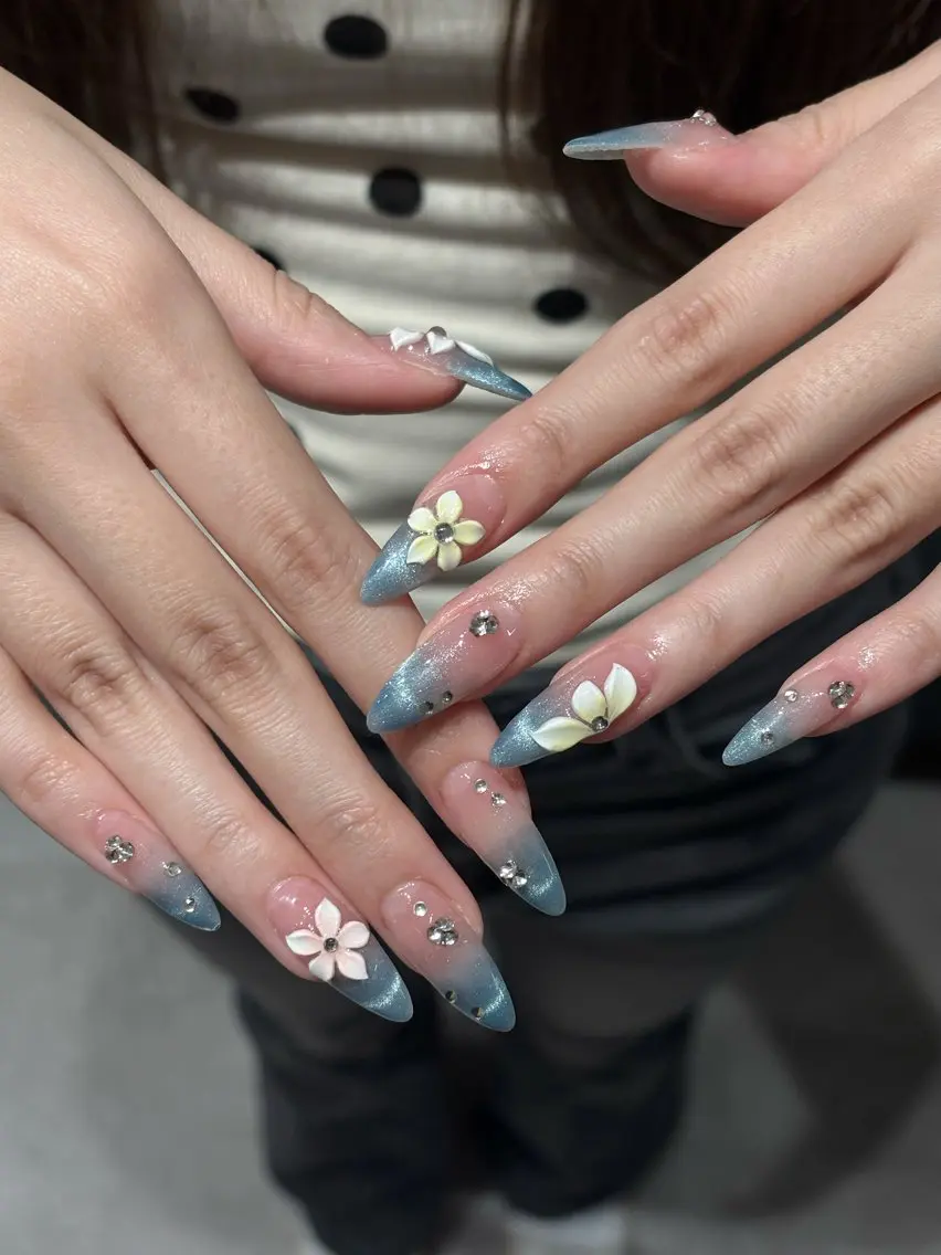 ネイル チークネイル ドット フレンチネイル グラデーション ハート ハンドネイル ハンドケア Eli Muse 新宿ネイルのネイルデザイン