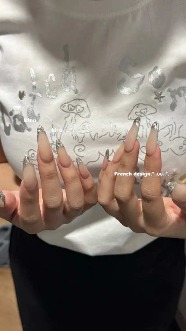 ネイル フレンチネイル キラキラネイル シンプルネイル One HINATAのネイルデザイン