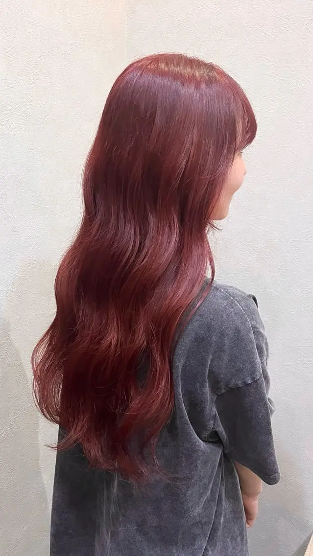 ロング カラー レッドカラー MOOD 四日市駅 美容室のヘアスタイル