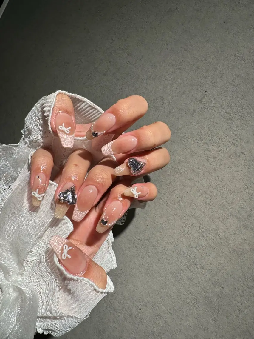 ネイル I-nailロング /ワンホン/キラキラのネイルデザイン