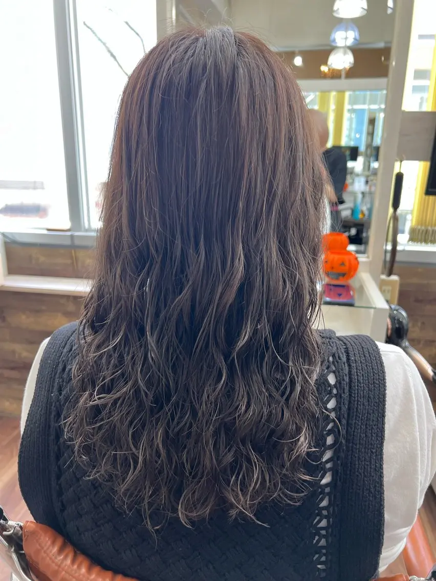 ロング パーマ 🌻透明感カラー🌻 阿井希良梨のヘアスタイル