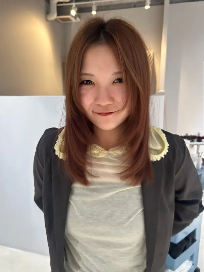 セミロング 伊藤 みゆきのヘアスタイル